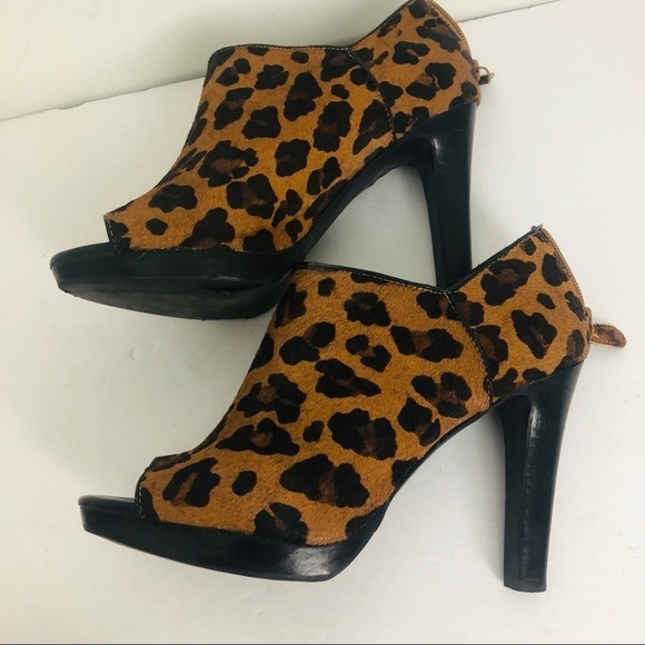 Banana‎ republic calf hair  leopard print 7… - Picture 3 of 10